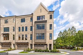 2246 Crestview Drive 34, Brookhaven, GA 30319