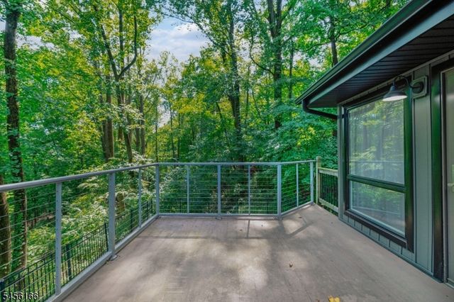 1204 Johnston Dr, Watchung Boro, NJ 07069