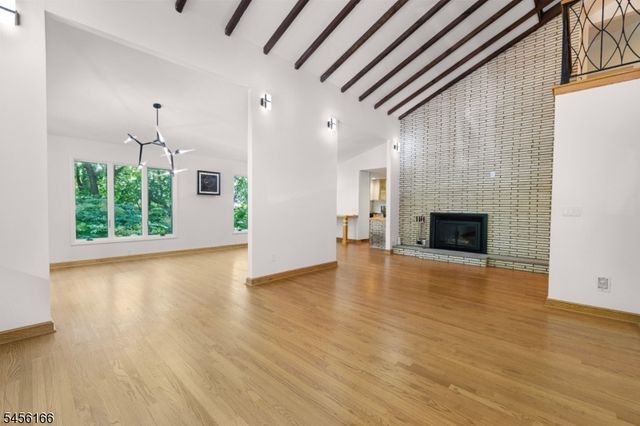1204 Johnston Dr, Watchung Boro, NJ 07069