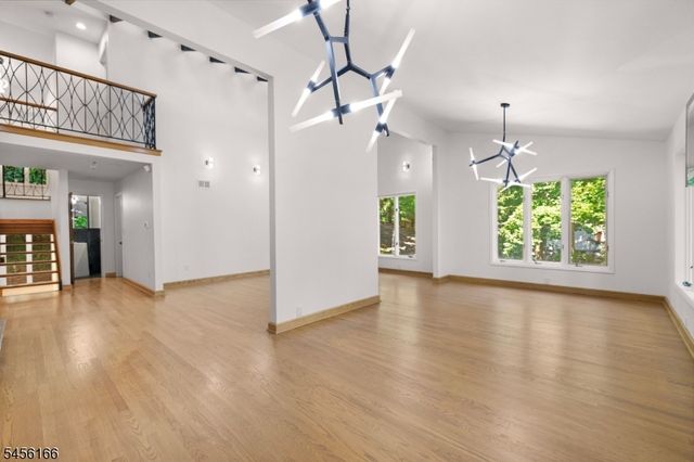 1204 Johnston Dr, Watchung Boro, NJ 07069