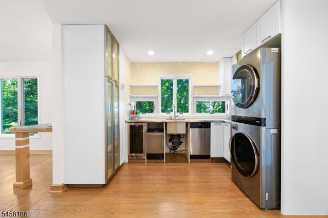 1204 Johnston Dr, Watchung Boro, NJ 07069