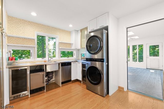 1204 Johnston Dr, Watchung Boro, NJ 07069