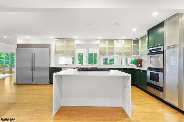 1204 Johnston Dr, Watchung Boro, NJ 07069