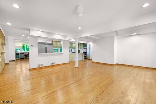 1204 Johnston Dr, Watchung Boro, NJ 07069