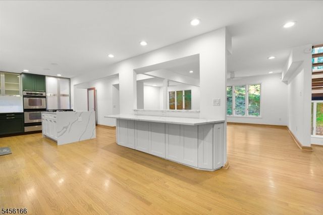 1204 Johnston Dr, Watchung Boro, NJ 07069