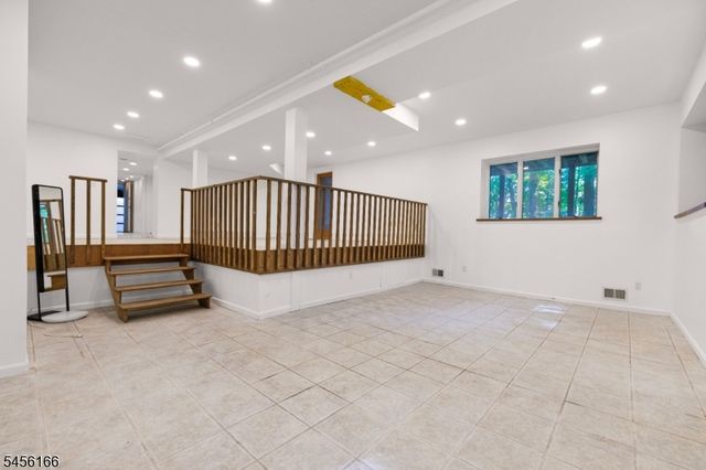 1204 Johnston Dr, Watchung Boro, NJ 07069