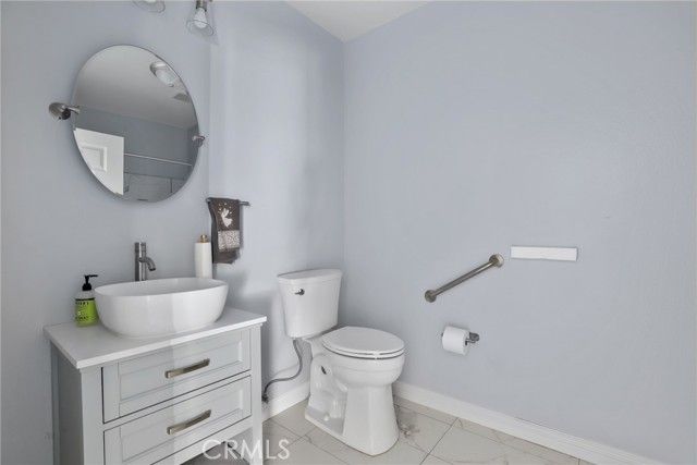 469 Country Club 114, Simi Valley, CA 93065