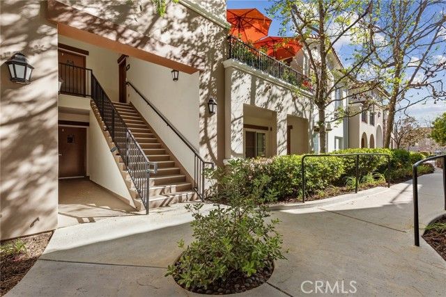 469 Country Club 114, Simi Valley, CA 93065