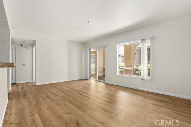 469 Country Club 114, Simi Valley, CA 93065