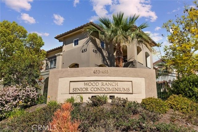 469 Country Club 114, Simi Valley, CA 93065