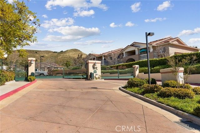 469 Country Club 114, Simi Valley, CA 93065