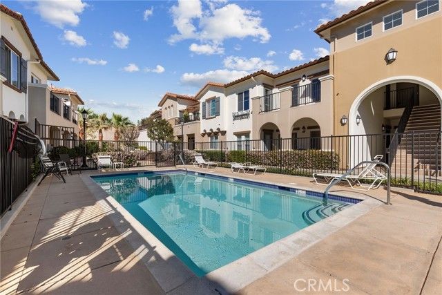 469 Country Club 114, Simi Valley, CA 93065