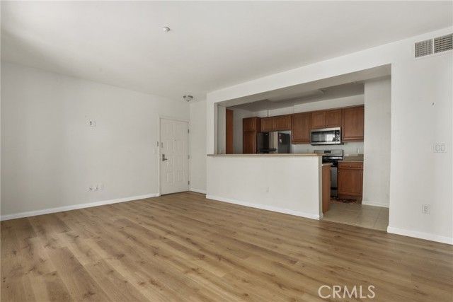 469 Country Club 114, Simi Valley, CA 93065