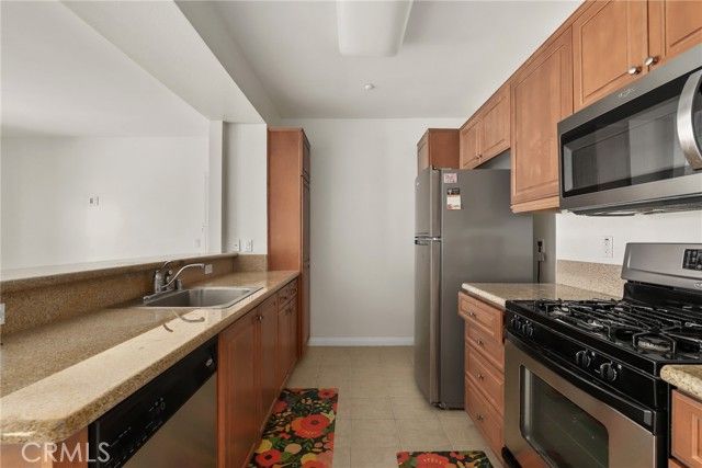 469 Country Club 114, Simi Valley, CA 93065