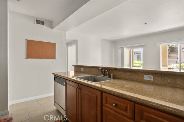 469 Country Club 114, Simi Valley, CA 93065