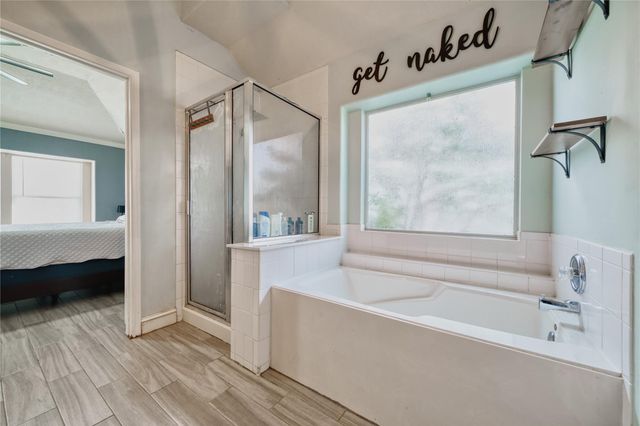 1527 Country Club Cove Dr, Baytown, TX 77521