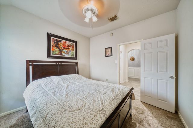 1527 Country Club Cove Dr, Baytown, TX 77521