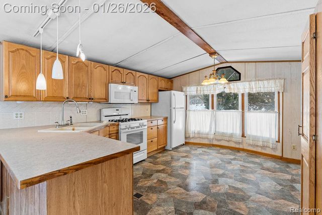 5246 Nicholson Road, Fowlerville, MI 48836