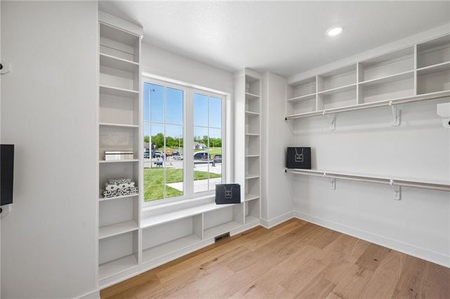 2728 NE 91st Place, Kansas City, MO 64156