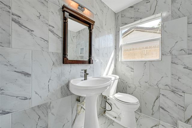 7625 Touchstone Street, Houston, TX 77028