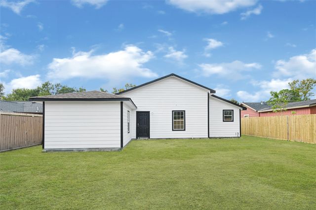 7625 Touchstone Street, Houston, TX 77028