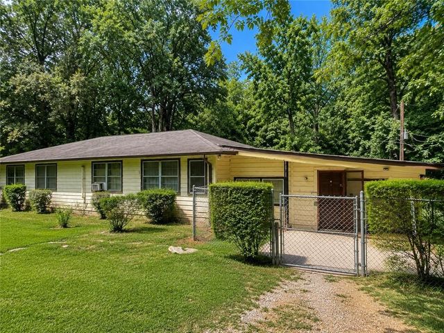 172 Raymond Carson, Newnan, GA 30265