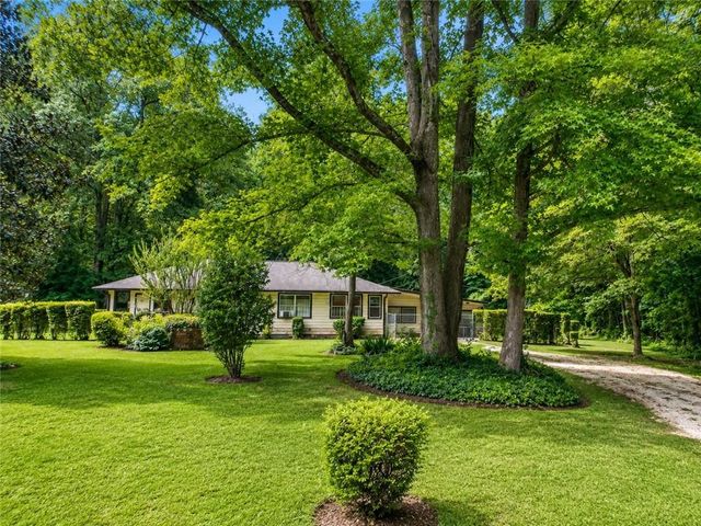 172 Raymond Carson, Newnan, GA 30265