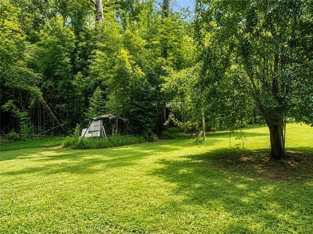 172 Raymond Carson, Newnan, GA 30265