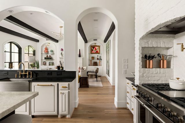 2215 North Boulevard, Houston, TX 77098