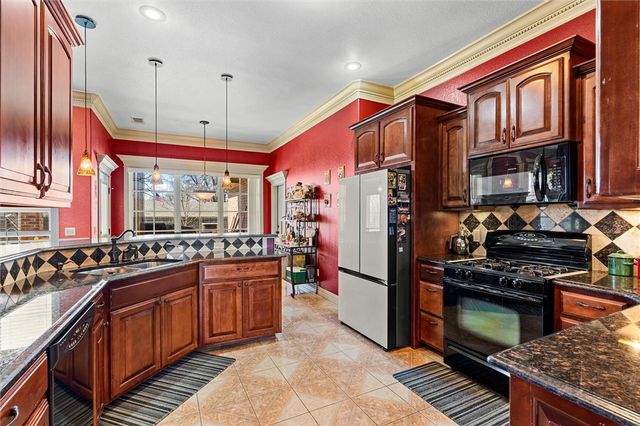 200 W Kimberly Lane, Rogers, AR 72756