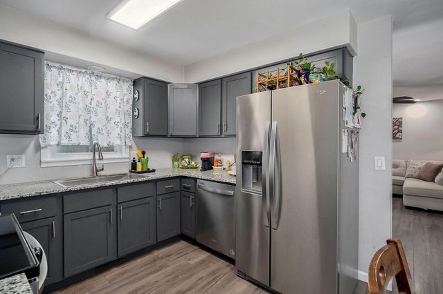 5432 South Honeysuckle Lane, Battlefield, MO 65619