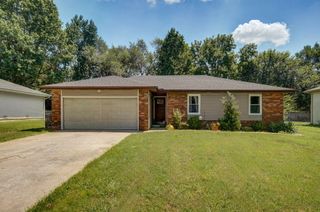 5432 South Honeysuckle Lane, Battlefield, MO 65619