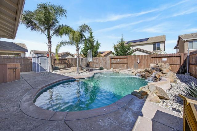 12555 Thornberg Way, Rancho Cordova, CA 95742