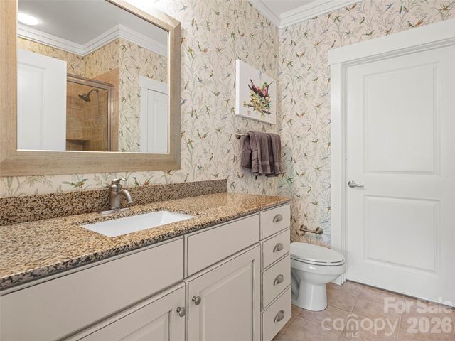 5 Farleigh Street 104, Asheville, NC 28803