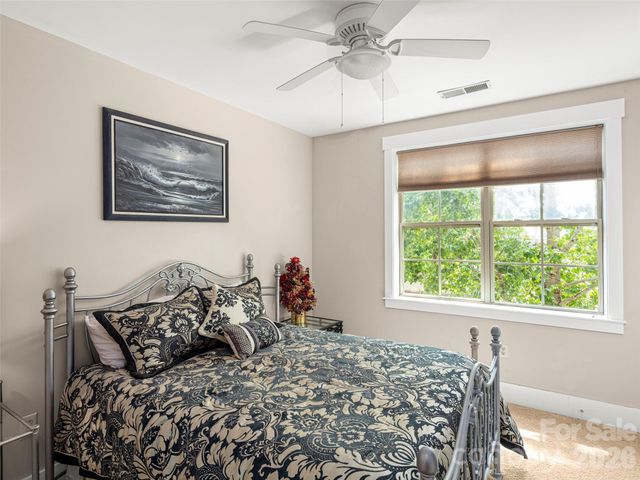 5 Farleigh Street 104, Asheville, NC 28803