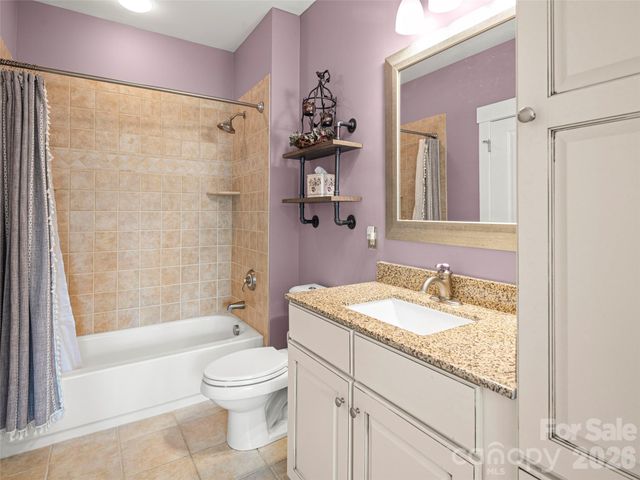 5 Farleigh Street 104, Asheville, NC 28803