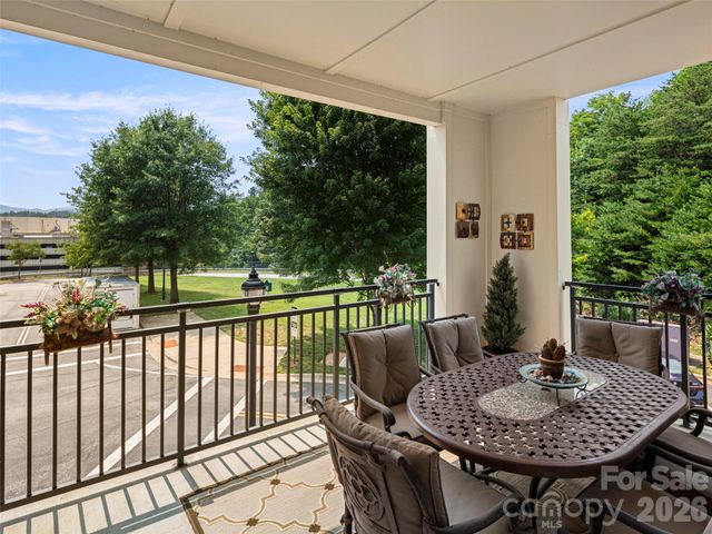 5 Farleigh Street 104, Asheville, NC 28803