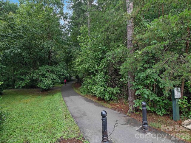 5 Farleigh Street 104, Asheville, NC 28803