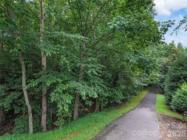 5 Farleigh Street 104, Asheville, NC 28803