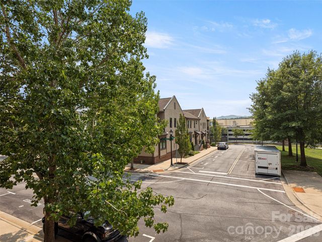 5 Farleigh Street 104, Asheville, NC 28803