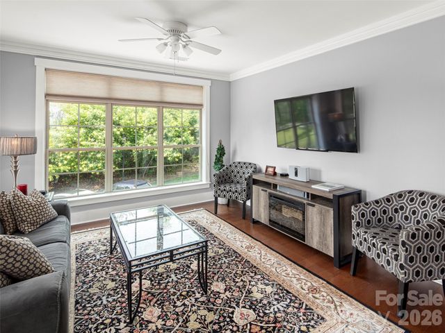 5 Farleigh Street 104, Asheville, NC 28803