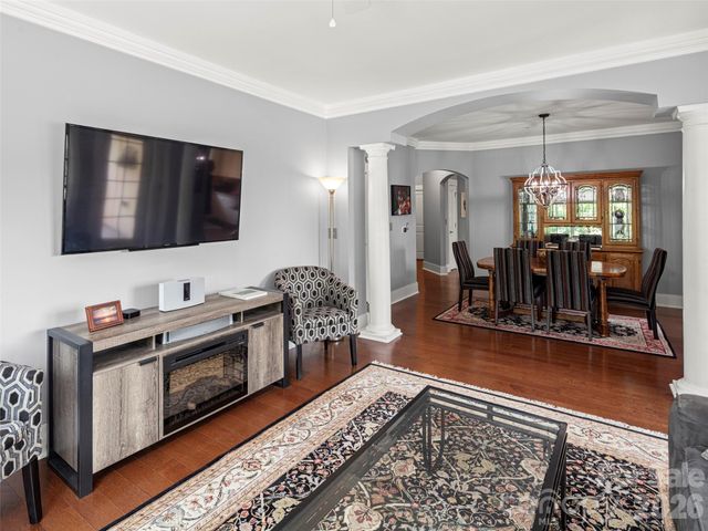 5 Farleigh Street 104, Asheville, NC 28803