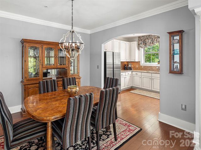 5 Farleigh Street 104, Asheville, NC 28803