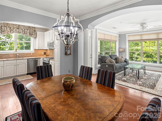 5 Farleigh Street 104, Asheville, NC 28803
