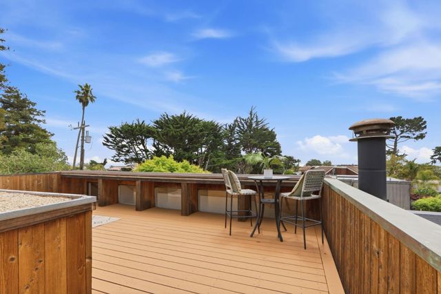 328 Cliff Drive, Aptos, CA 95003