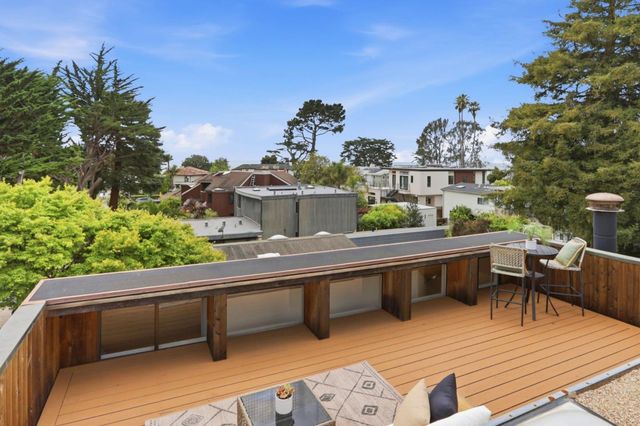 328 Cliff Drive, Aptos, CA 95003