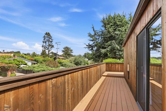 328 Cliff Drive, Aptos, CA 95003
