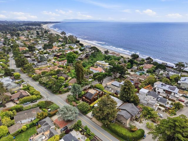 328 Cliff Drive, Aptos, CA 95003