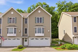 4 Aster Ct B, Hudson, NH 03051