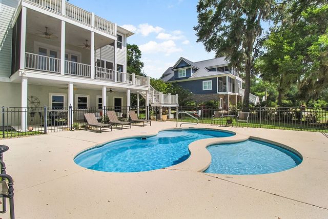 1207 Cherry Laurel Drive NE, Townsend, GA 31331